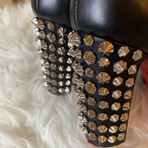 CHRISTIAN LOUBOUTIN - Suzi Folk Spiked Ankle Booties - Black - 39
